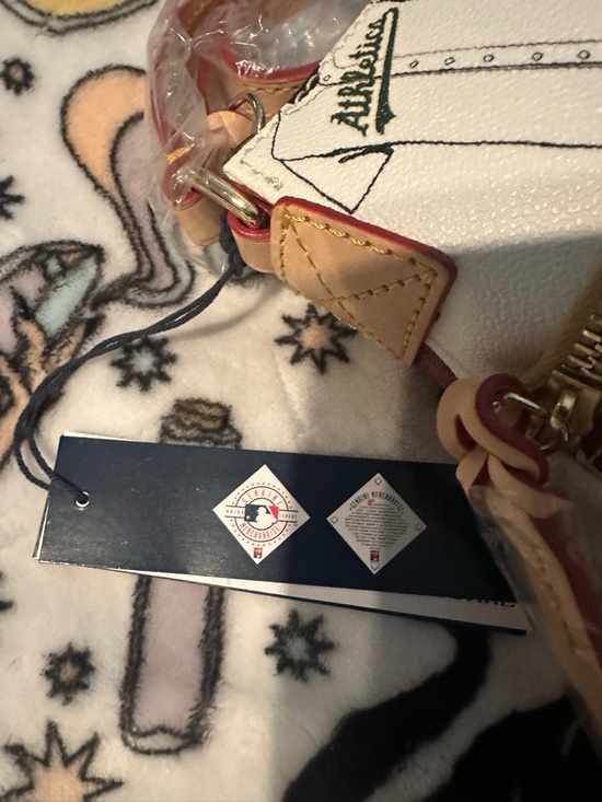 Dooney & Bourke White Oakland Athletics Printed Crossbody Bag - Picture 6 of 6